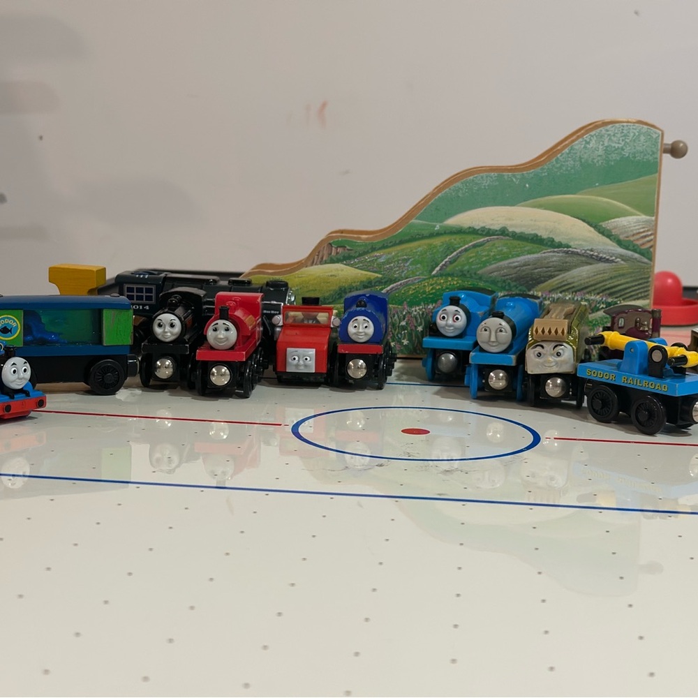 Thomas & Friends Colorful Train Collection - Picture 2 of 3
